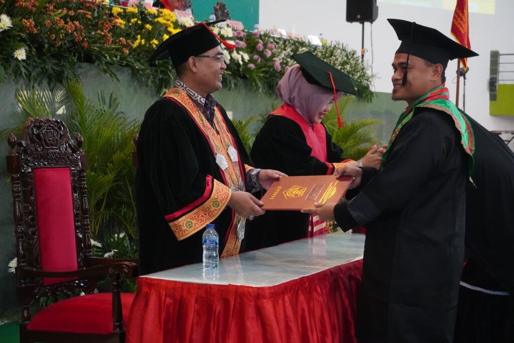 Wisuda ke 85 FH Unissula